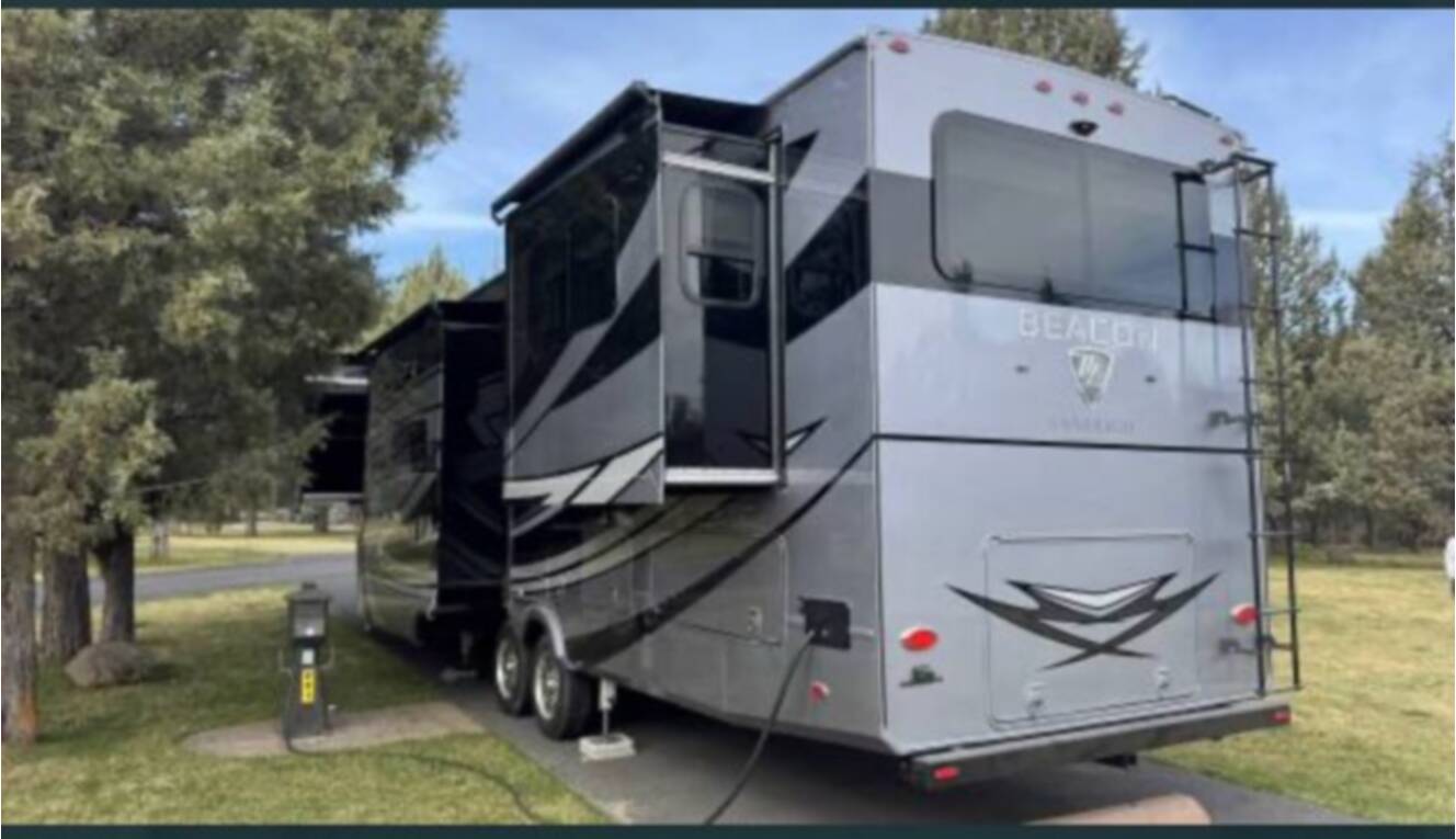 A photo of this 2022 Vanleigh Rv Beacon 42RDB