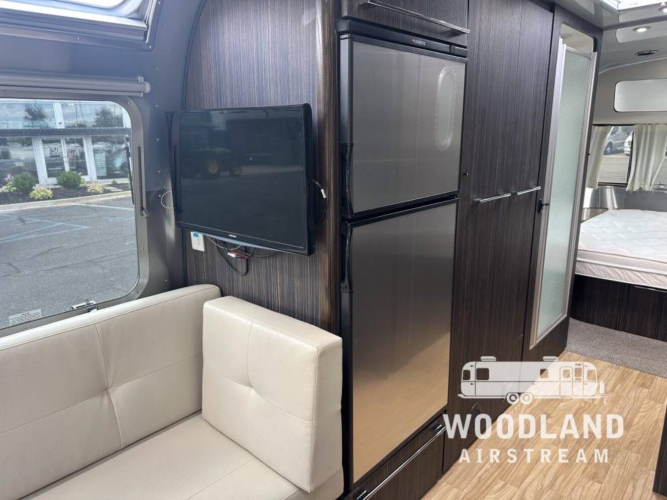 A photo of this 2019 Airstream International Signature 27FB