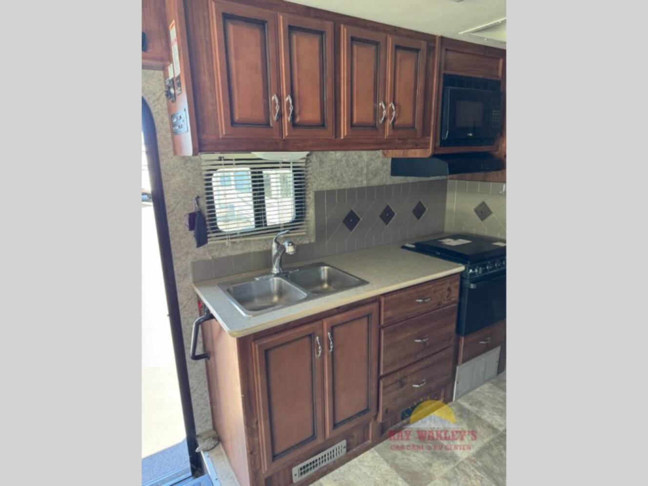 A photo of this 2014 Fleetwood Rv Storm 28F