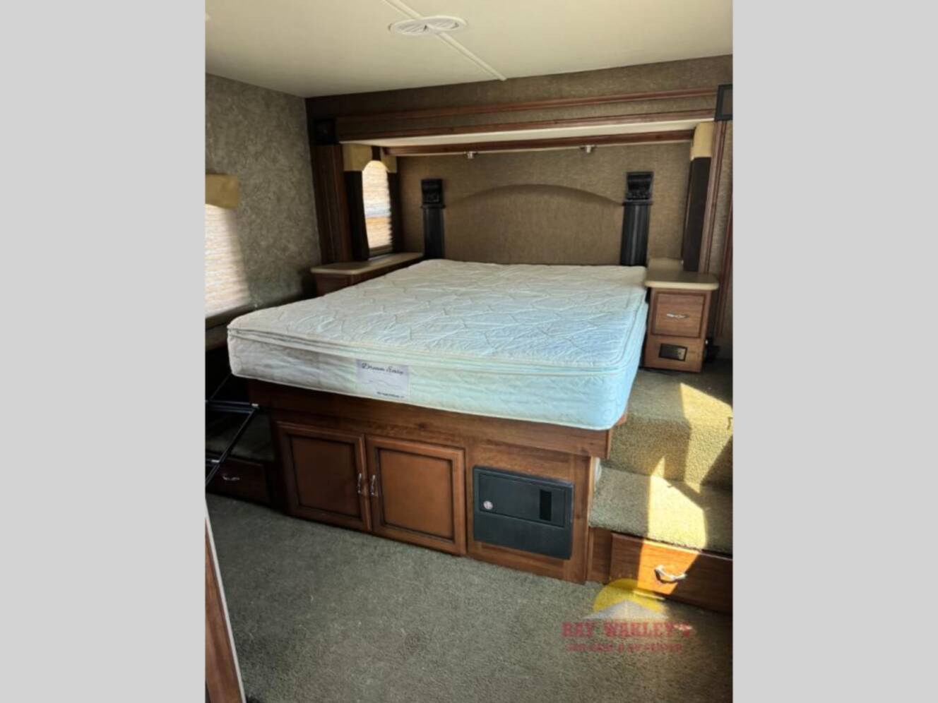 A photo of this 2014 Fleetwood Rv Storm 28F