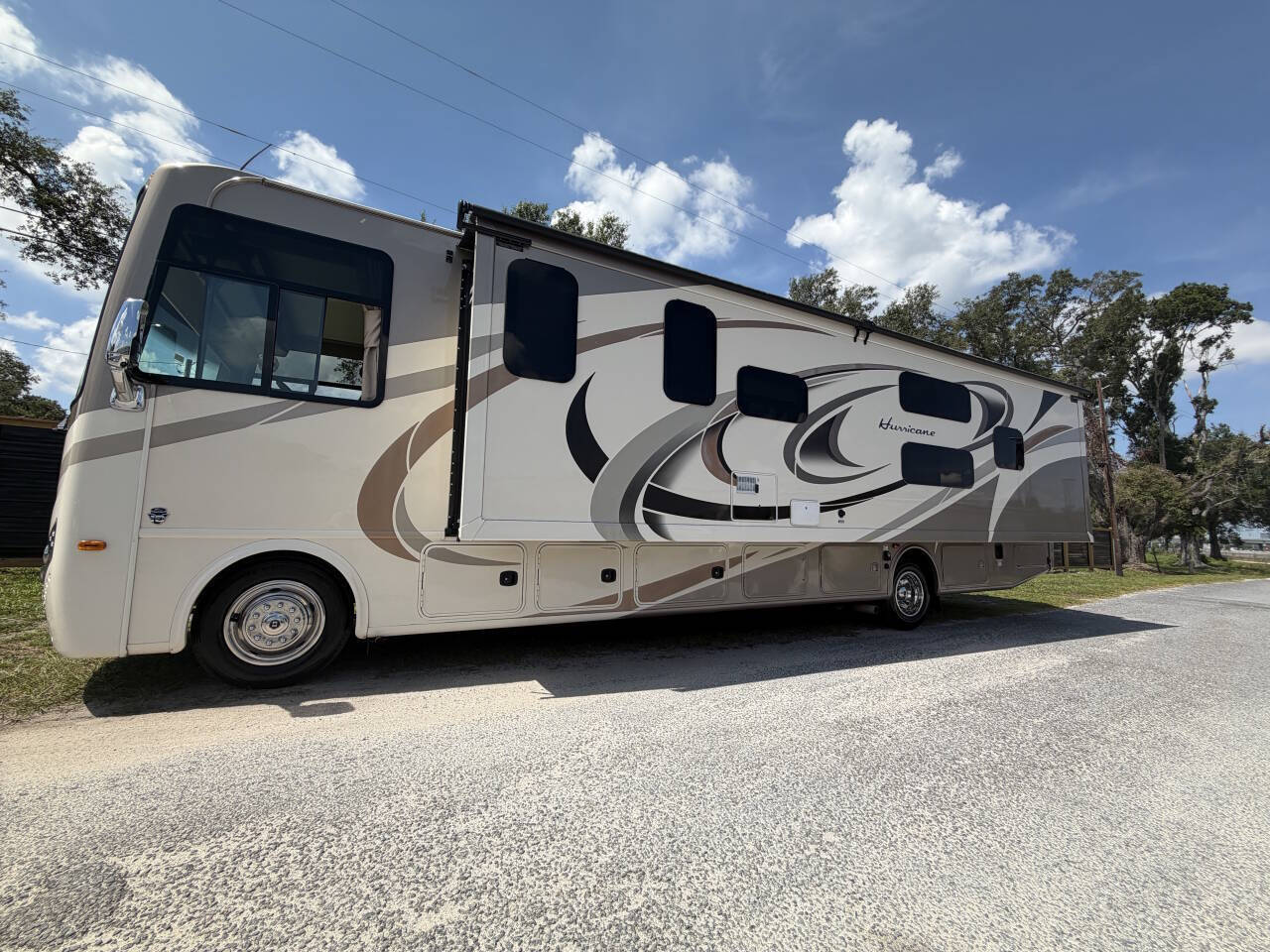 2017 Thor Motor Coach Hurricane 34j in tampa FL