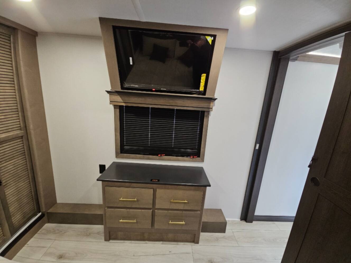 A photo of this 2026 Keystone Rv Montana 3532SP