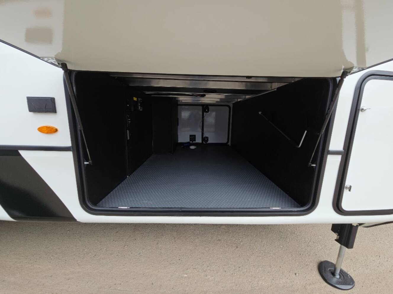 A photo of this 2026 Keystone Rv Montana 3532SP