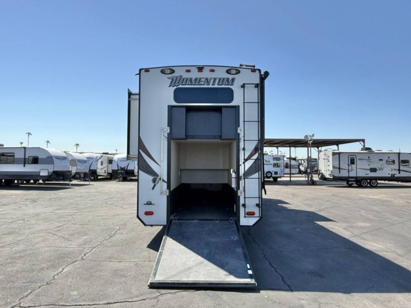 A photo of this 2016 Grand Design Momentum 376TH