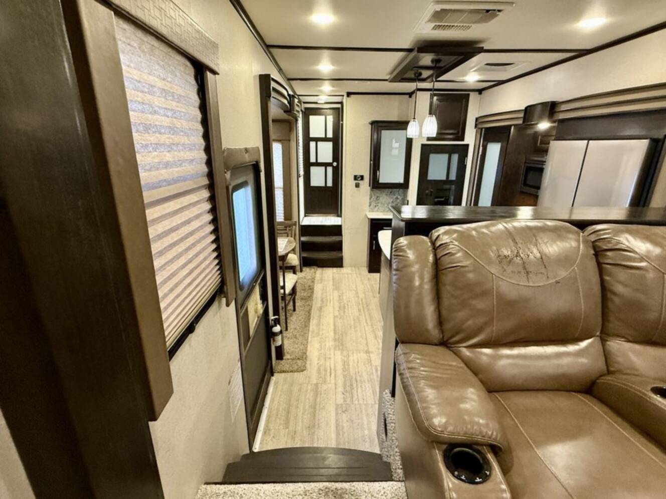 A photo of this 2016 Grand Design Momentum 376TH