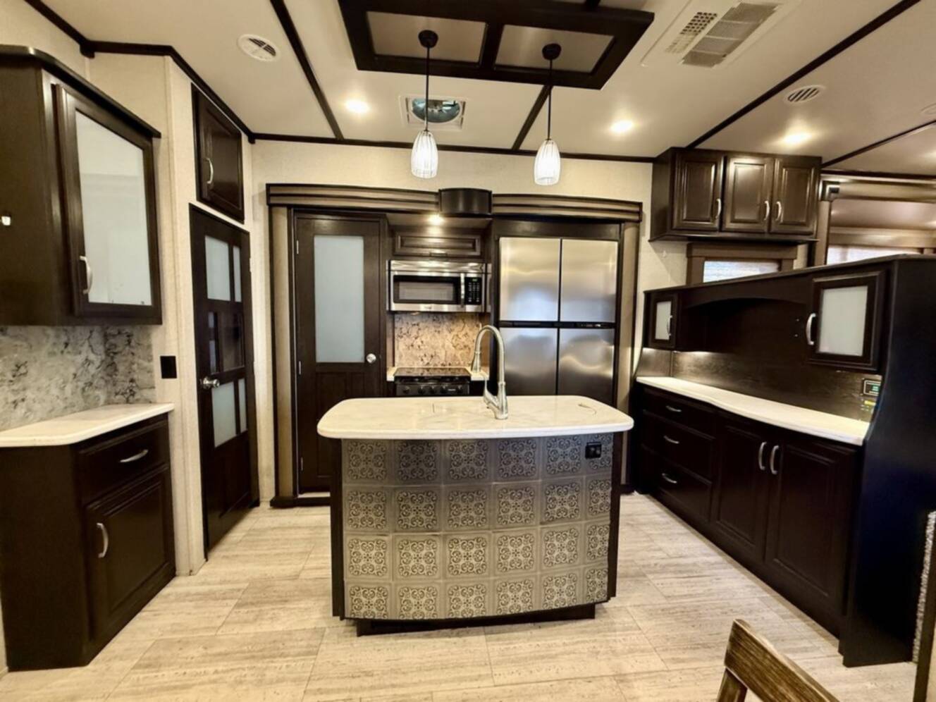 A photo of this 2016 Grand Design Momentum 376TH