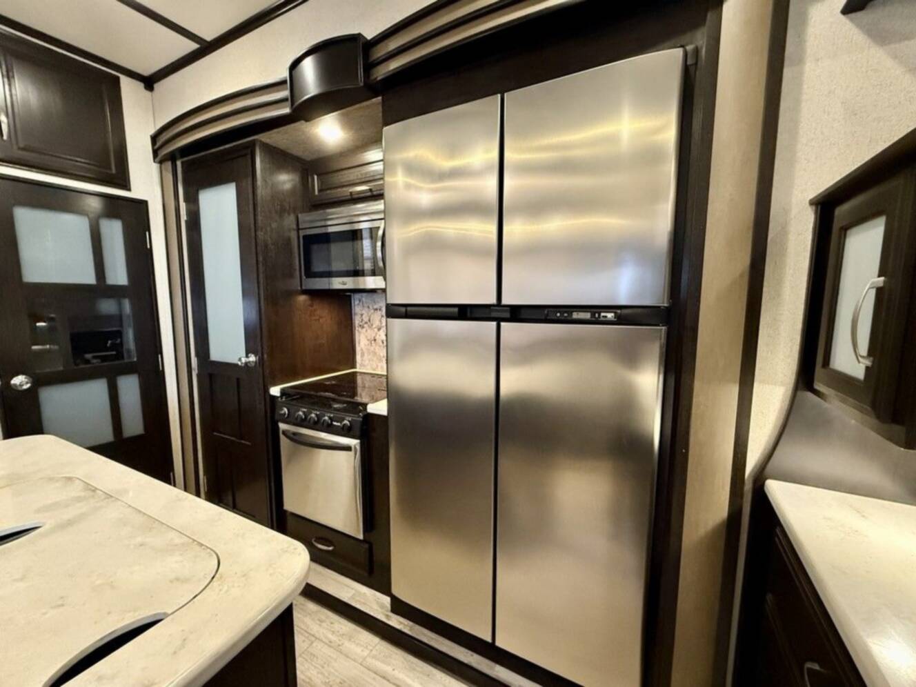 A photo of this 2016 Grand Design Momentum 376TH