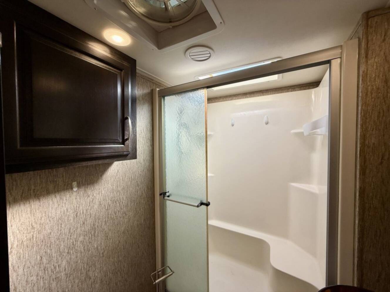 A photo of this 2016 Grand Design Momentum 376TH