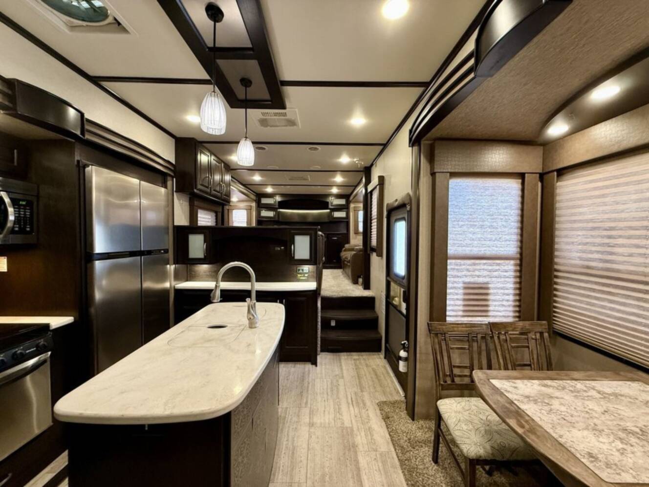 A photo of this 2016 Grand Design Momentum 376TH