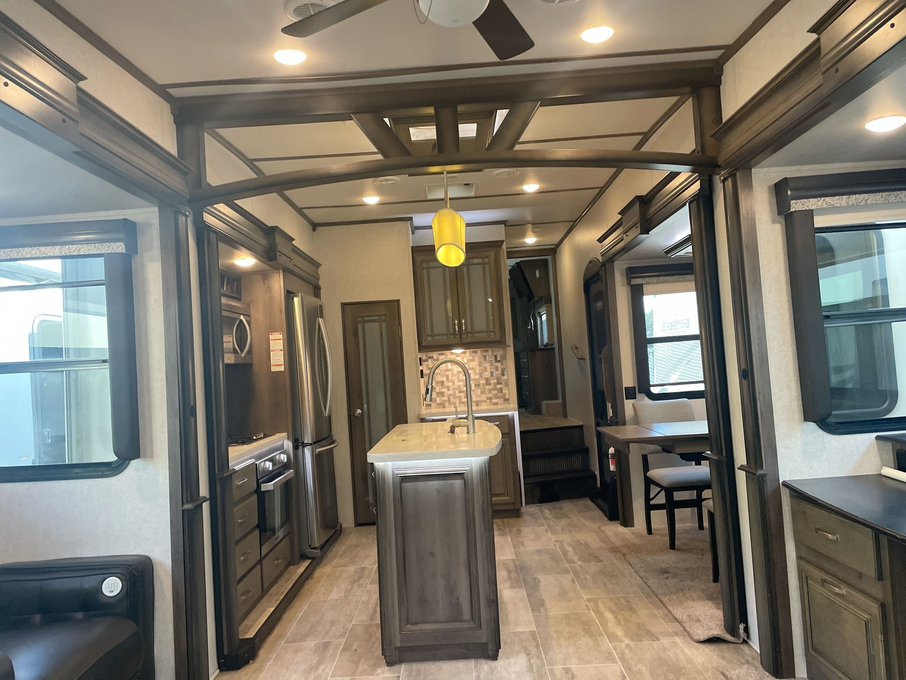 2019 Keystone MONTANA 3561RL in dover FL