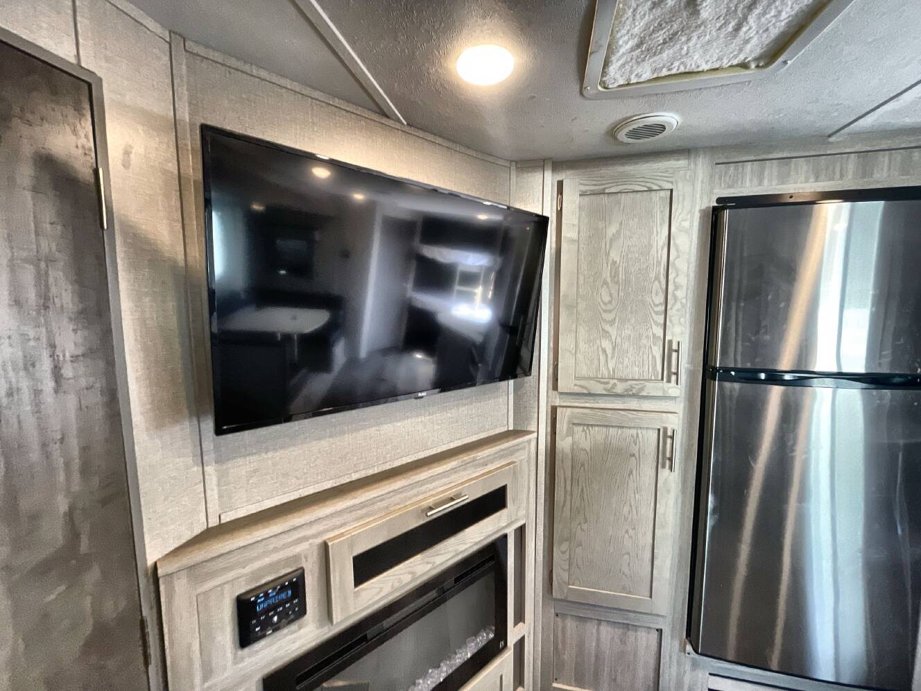 A photo of this 2022 Coachmen CATALINA LEGACY 263BHSCK