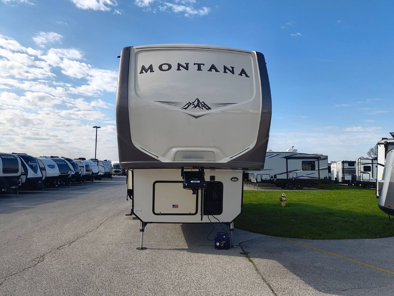 A photo of this 2017 Keystone MONTANA 3911FB