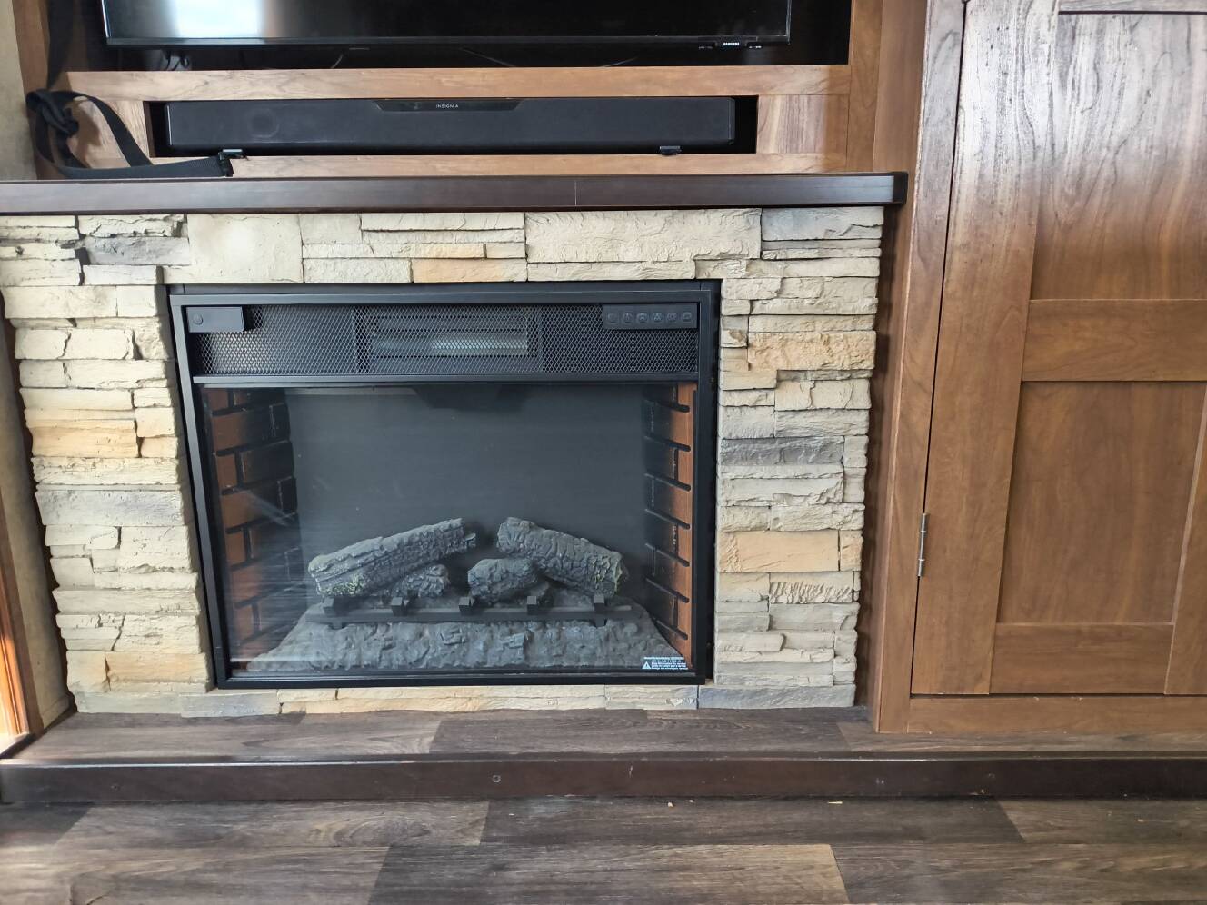 A photo of this 2017 Keystone MONTANA 3911FB