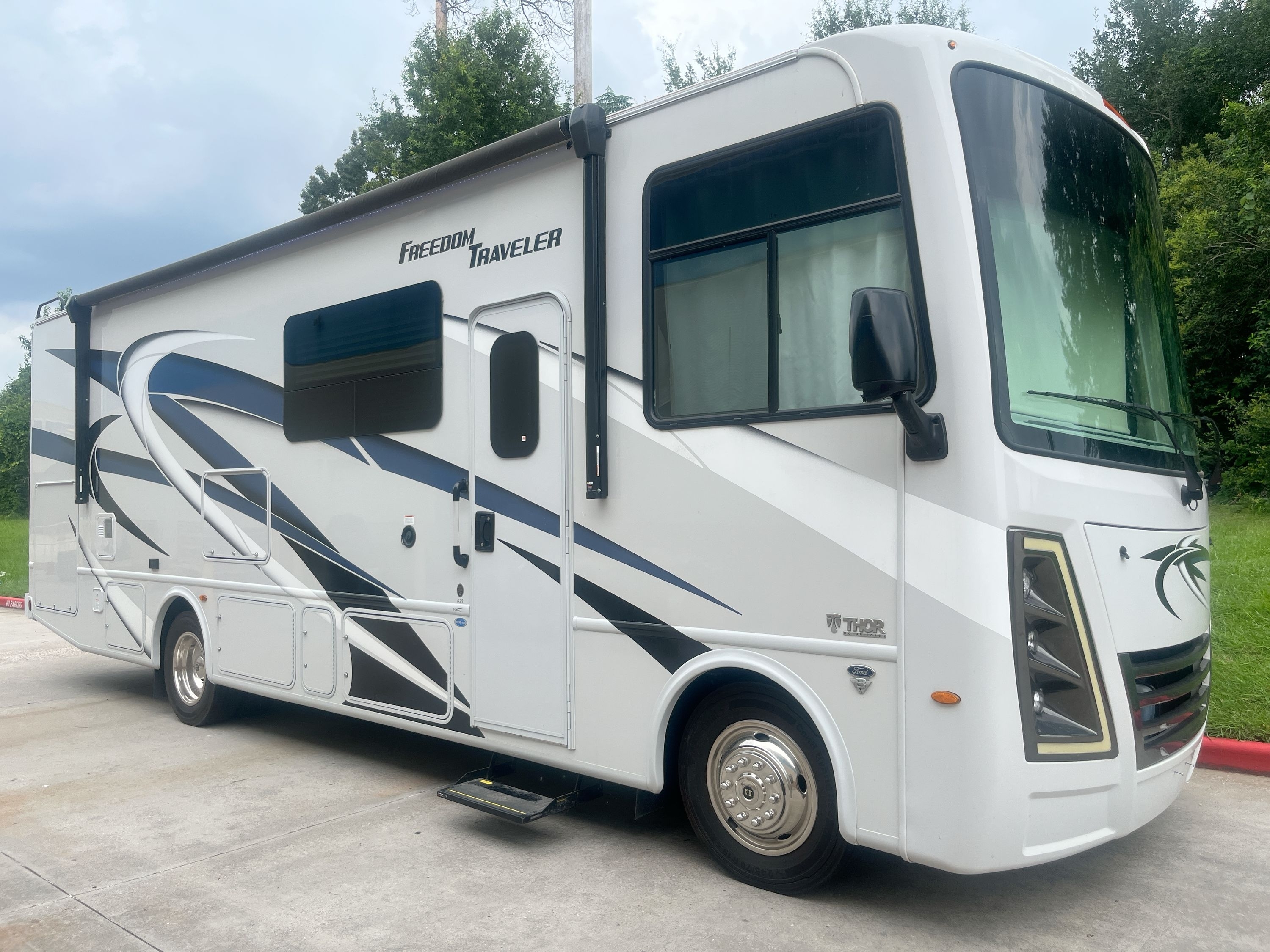 2024 Thor FREEDOM TRAVELER A29 in spring TX