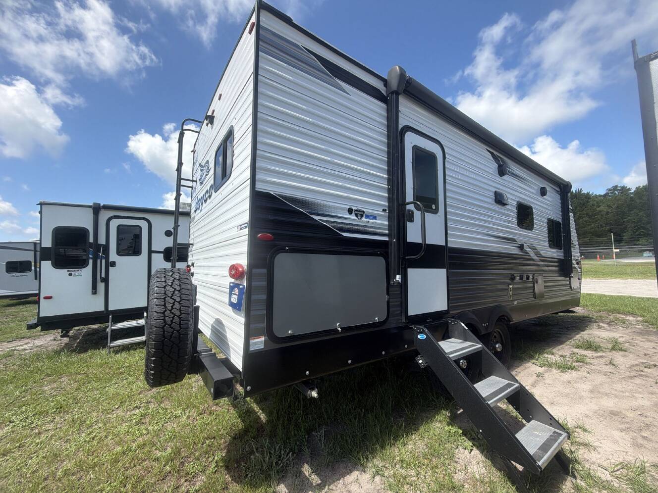 A photo of this 2022 Jayco JAY FLIGHT SLX BAJA 240RBSW