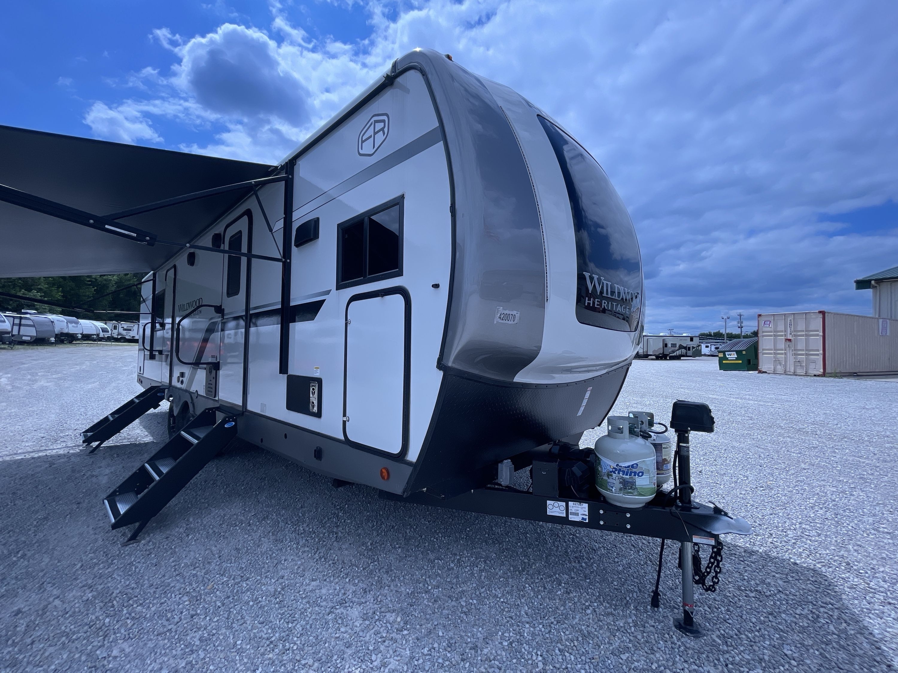 2025 Forest River WILDWOOD HERITAGE GLEN 270FKS RV