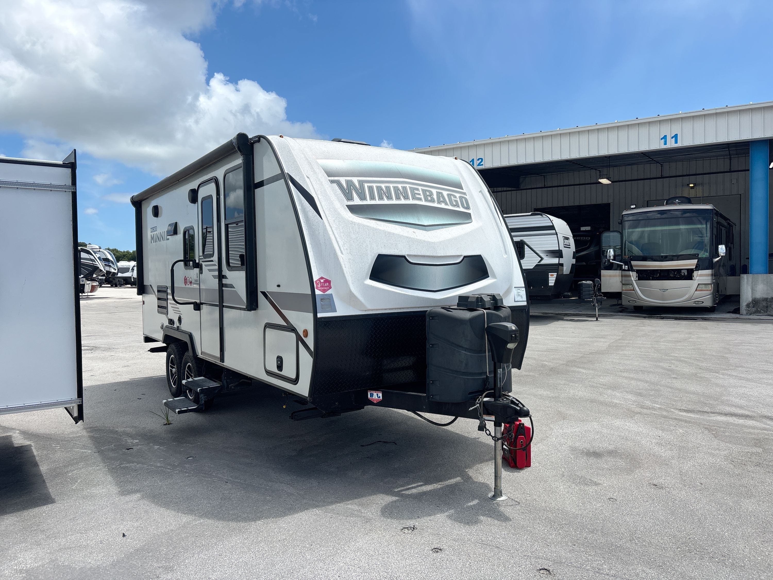 2021 Winnebago MICRO MINNIE 2108DS in fort pierce FL
