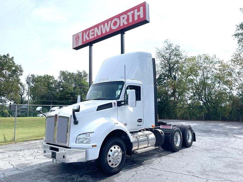 2024 KENWORTH T880 in Coopersburg, PA