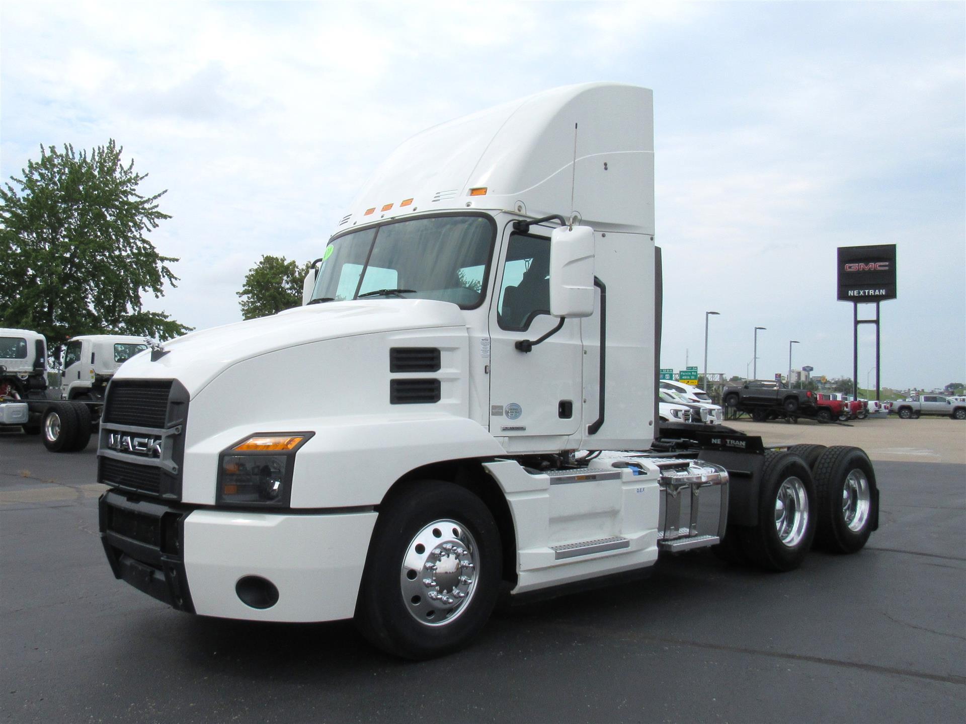 2020 Mack AN64T DAYCAB in Kansas City, MO