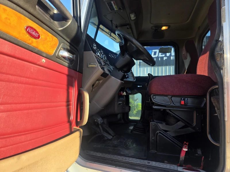 2011 PETERBILT 384