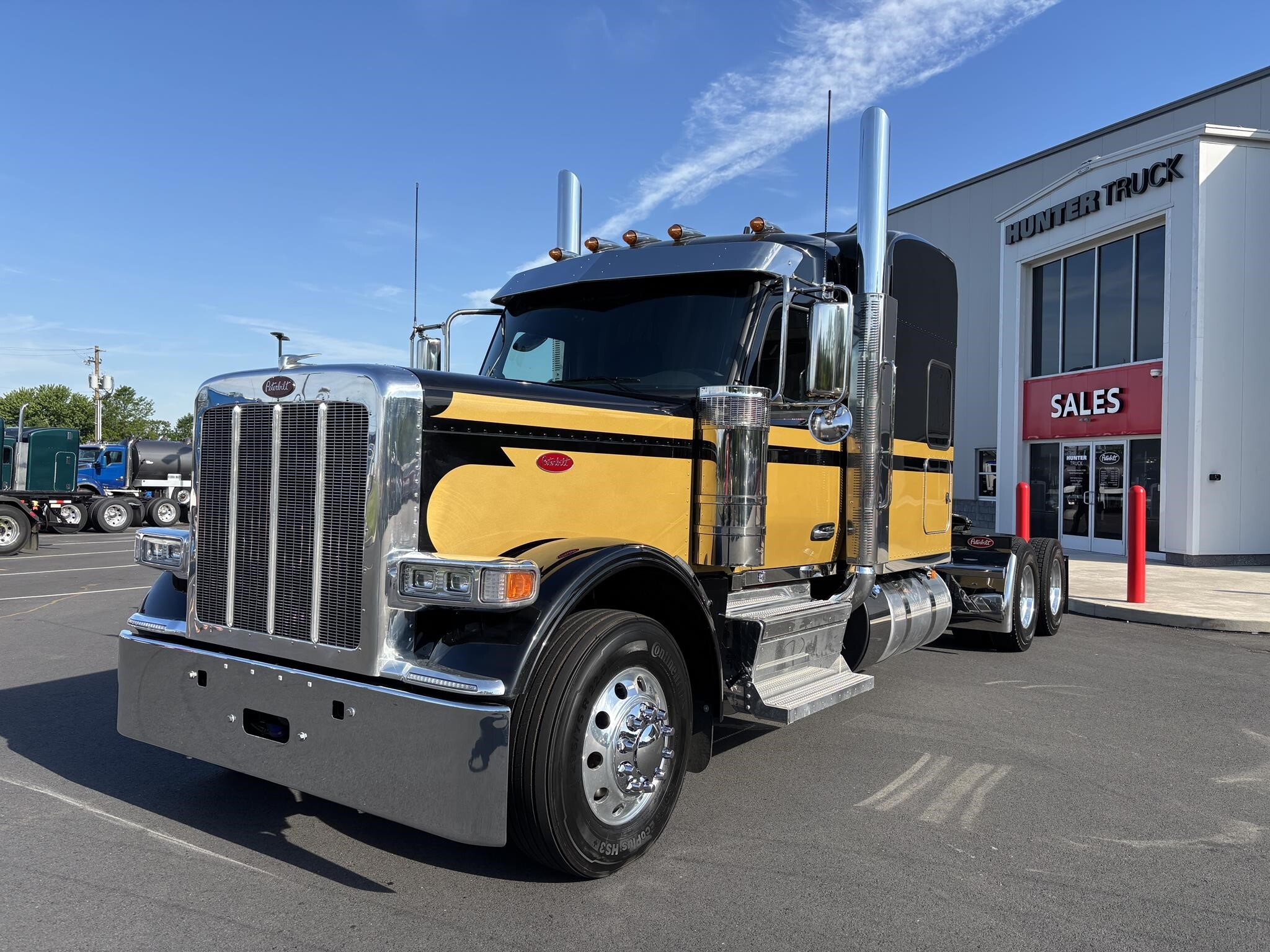 2027 PETERBILT 589 in Bartonsville, PA