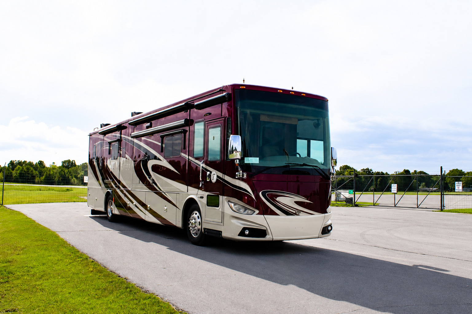 2015 Tiffin Motorhomes PHAETON 40 QBH RV