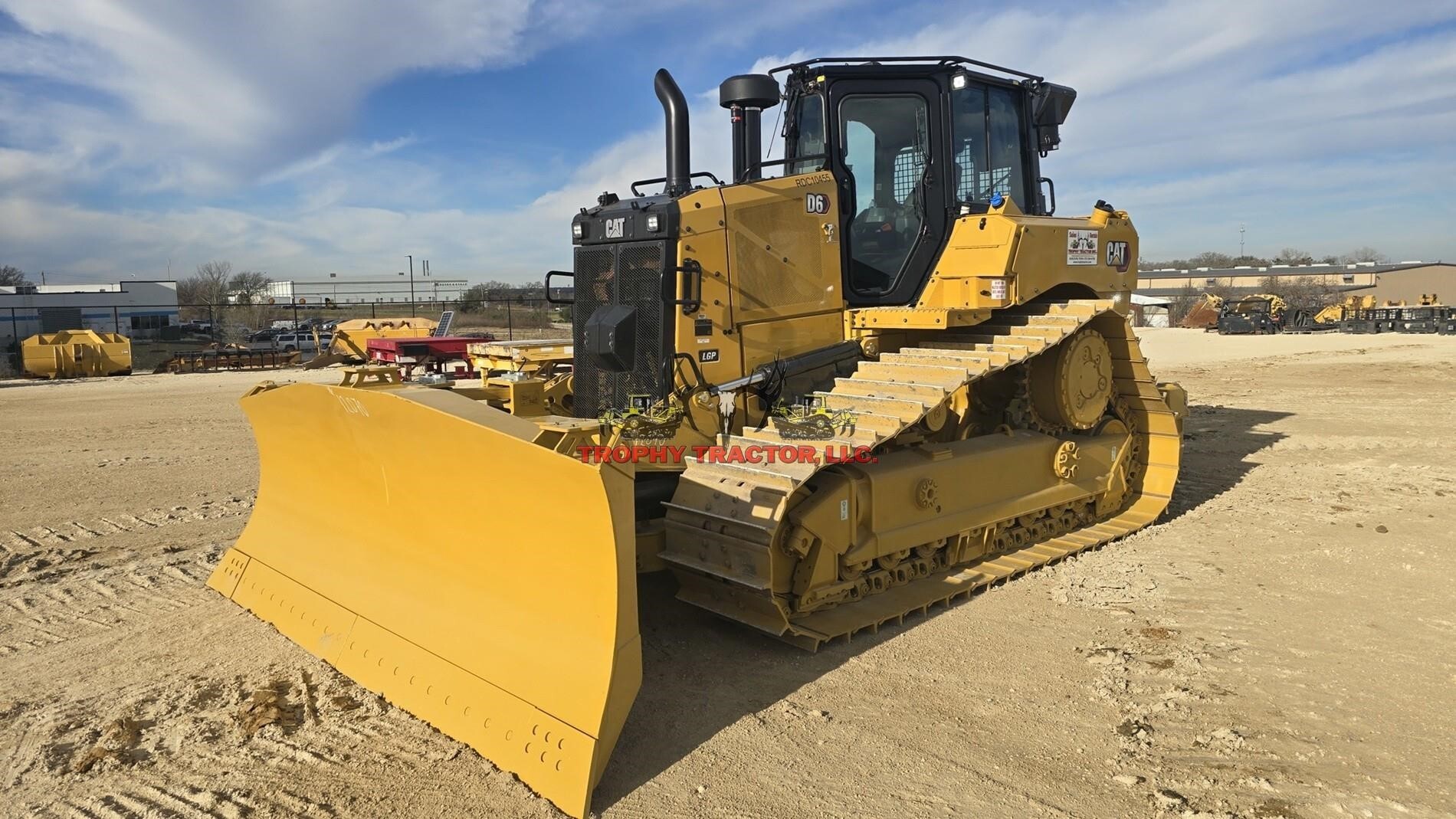 2025 CATERPILLAR D6 LGP in Burleson, TX