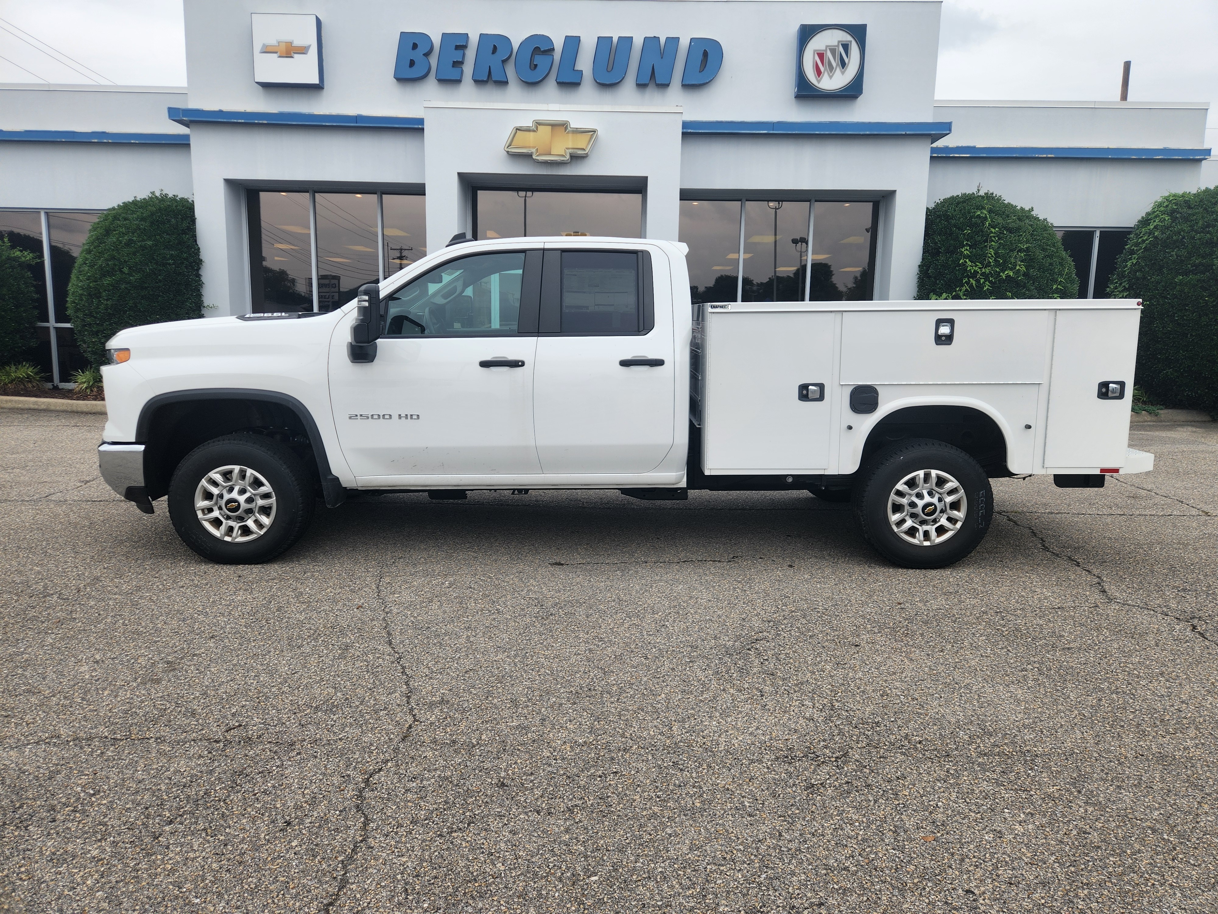 2025 CHEVROLET **DEMO** SILVERADO DBL CAB 4WD 2500 8' SERVICE BODY in Roanoke, VA