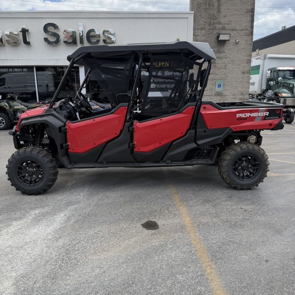2025 Honda® Pioneer 1000-6 Deluxe Crew in milwaukee WI