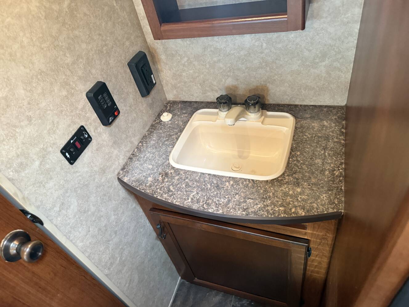 A photo of this 2013 Prime Time AVENGER 26BH