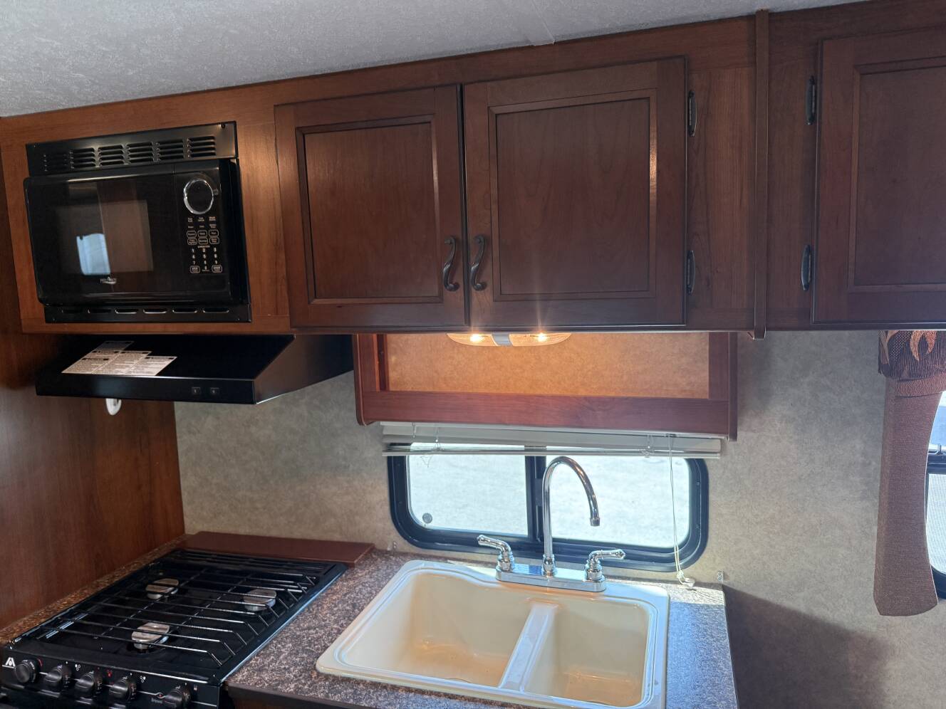 A photo of this 2013 Prime Time AVENGER 26BH