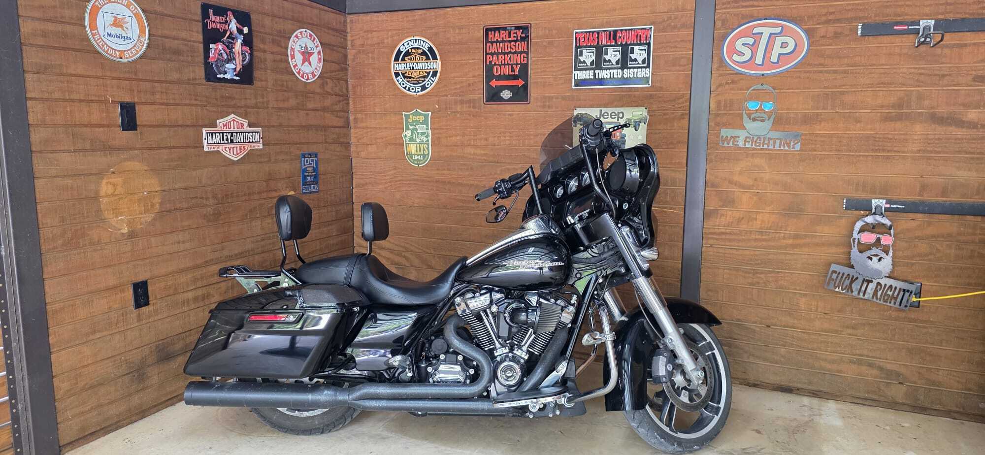 2018 Harley-Davidson STREET GLIDE SPECIAL Cruiser motorcycle