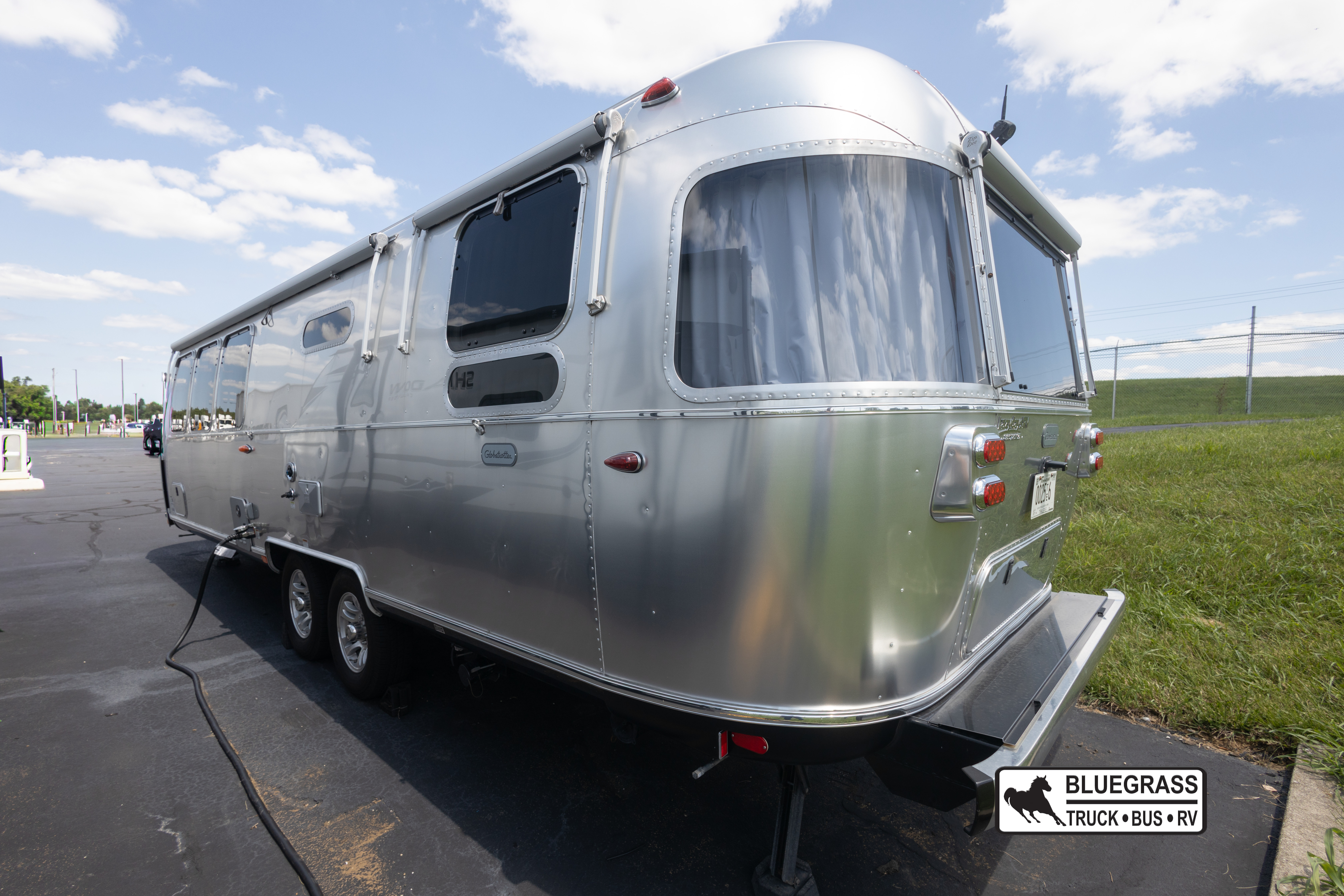 2021 Airstream GLOBETROTTER 30RB in georgetown KY