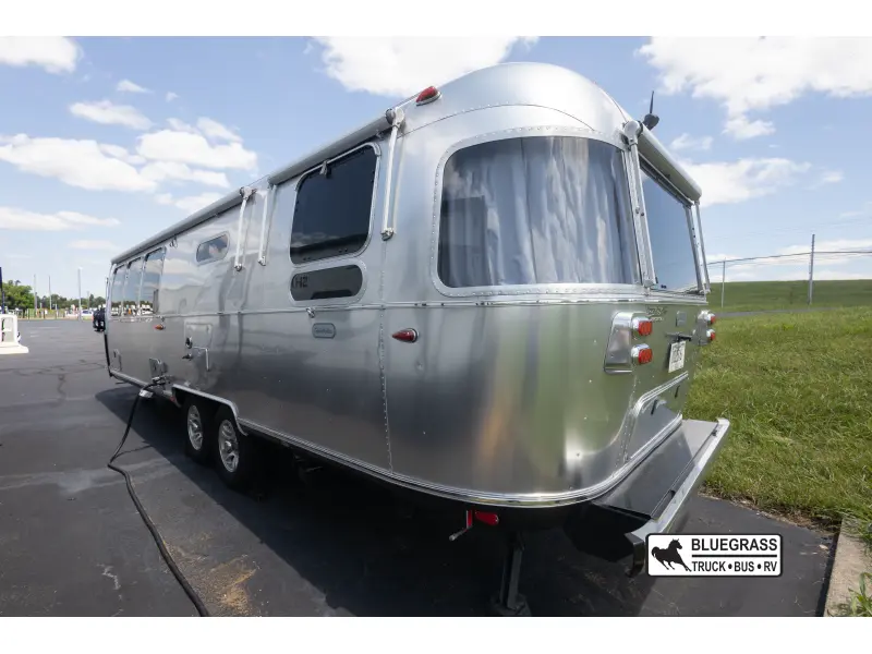 2021 AIRSTREAM