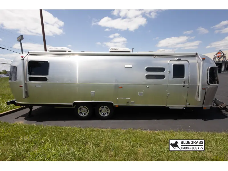 2021 AIRSTREAM GLOBETROTTER 30RB