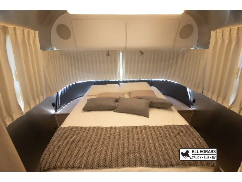 2021 AIRSTREAM GLOBETROTTER 30RB