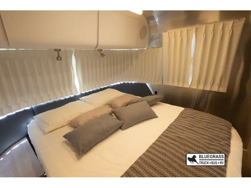 2021 AIRSTREAM GLOBETROTTER 30RB