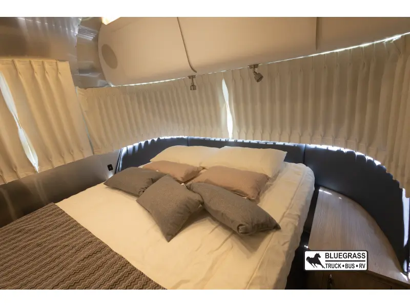 2021 AIRSTREAM GLOBETROTTER 30RB