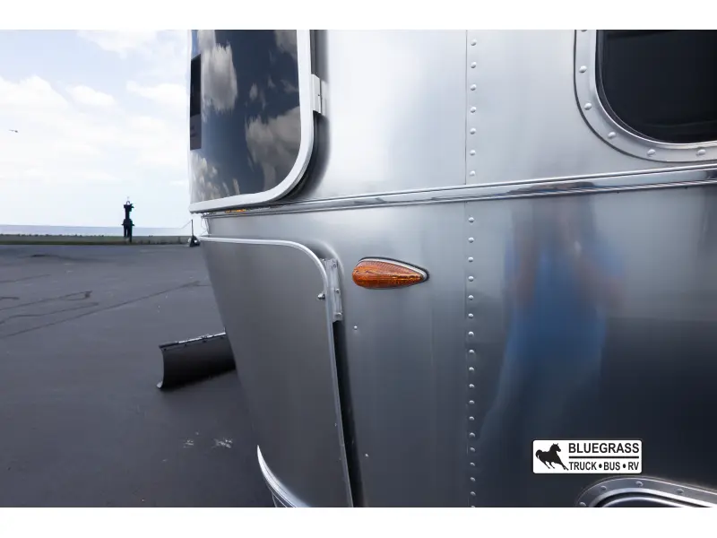 2021 AIRSTREAM GLOBETROTTER 30RB