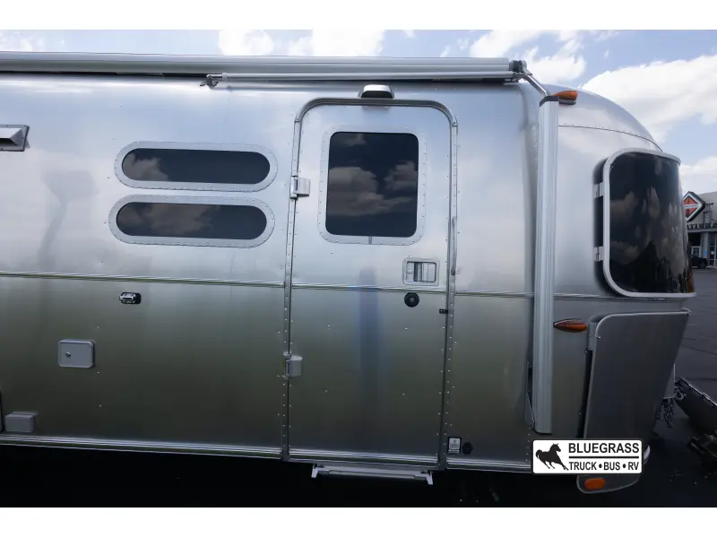 2021 AIRSTREAM GLOBETROTTER 30RB