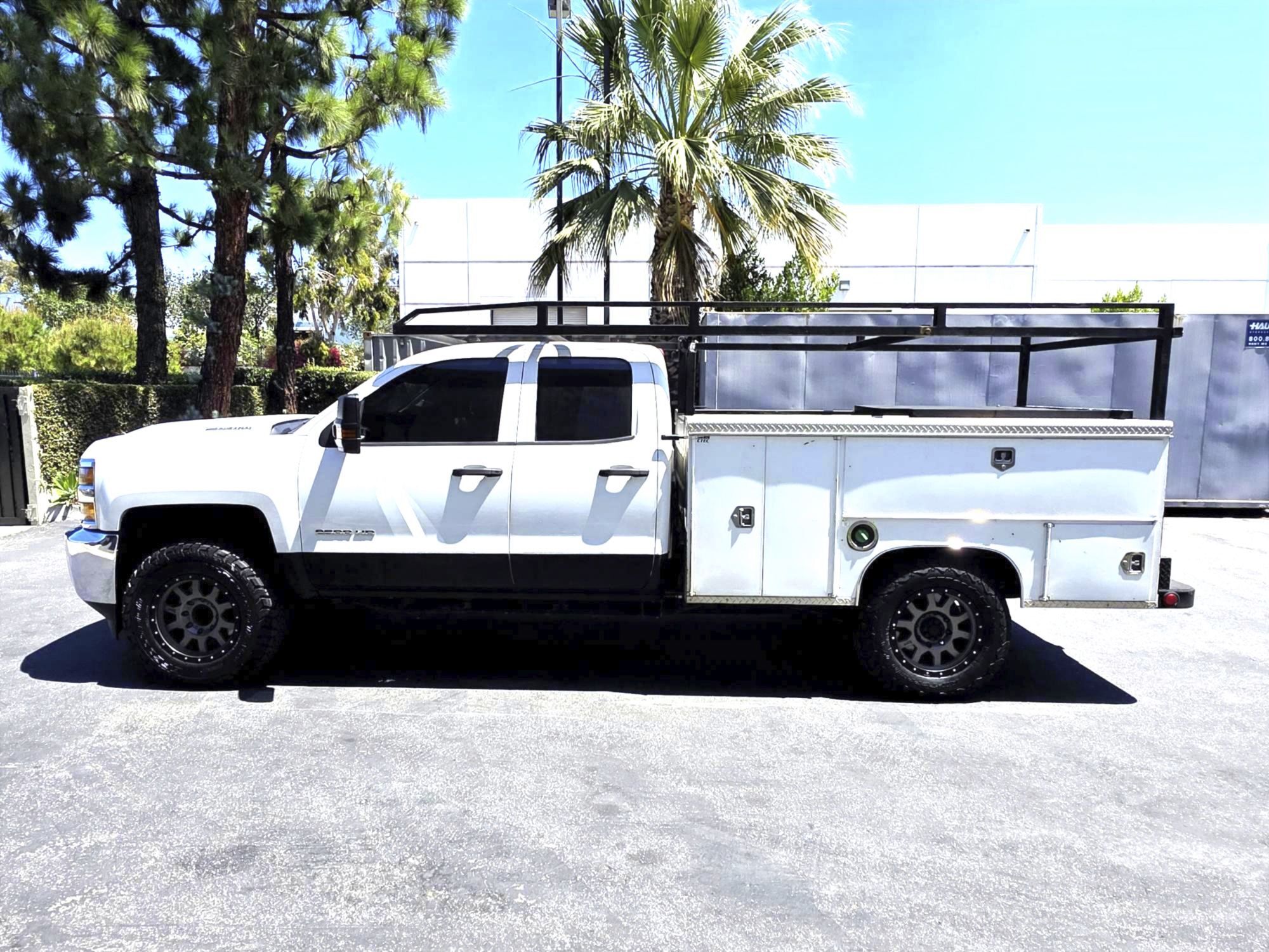 2018 CHEVROLET SILVERADO 2500HD WT WT in Laverne, CA