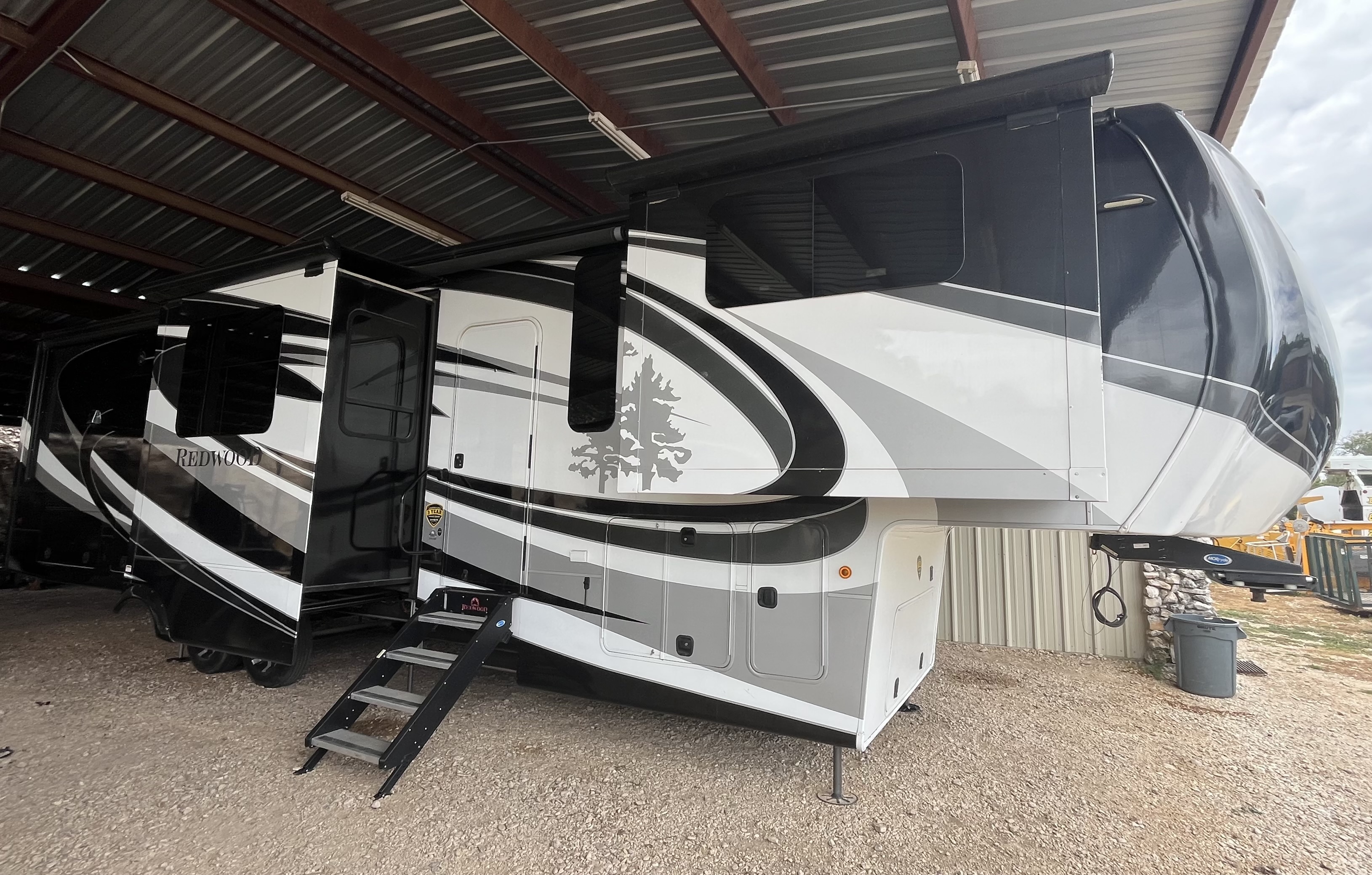 2019 Redwood CROSSROADS 3951MB RV