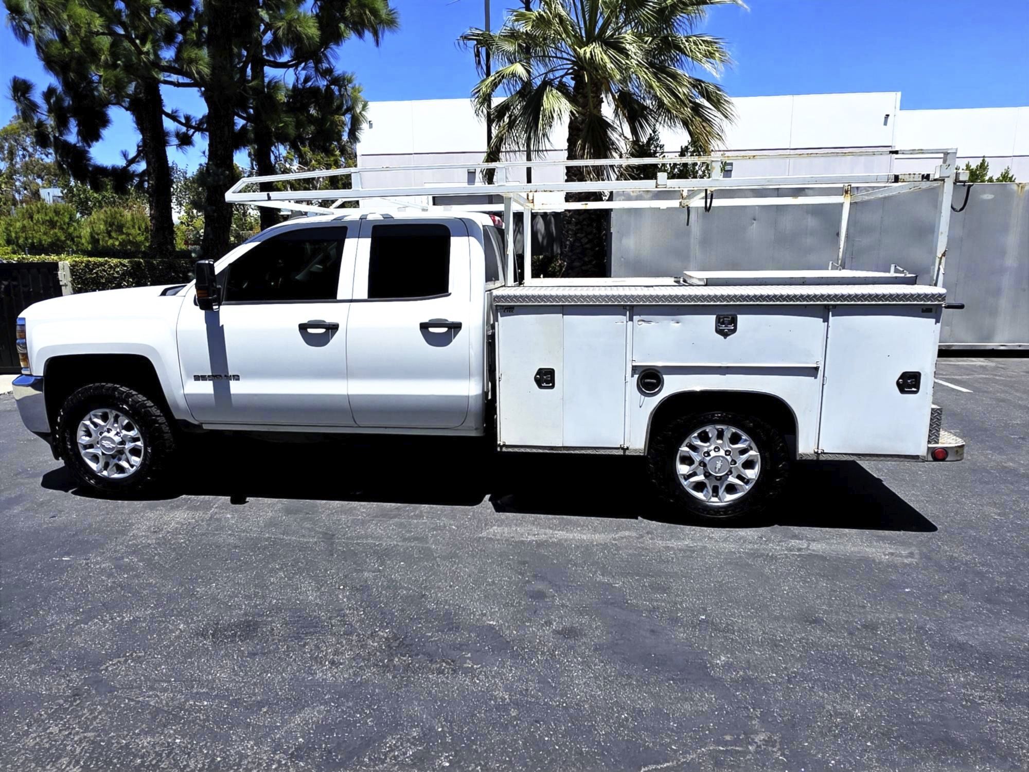 2016 CHEVROLET SILVERADO 2500HD WT WT in Laverne, CA