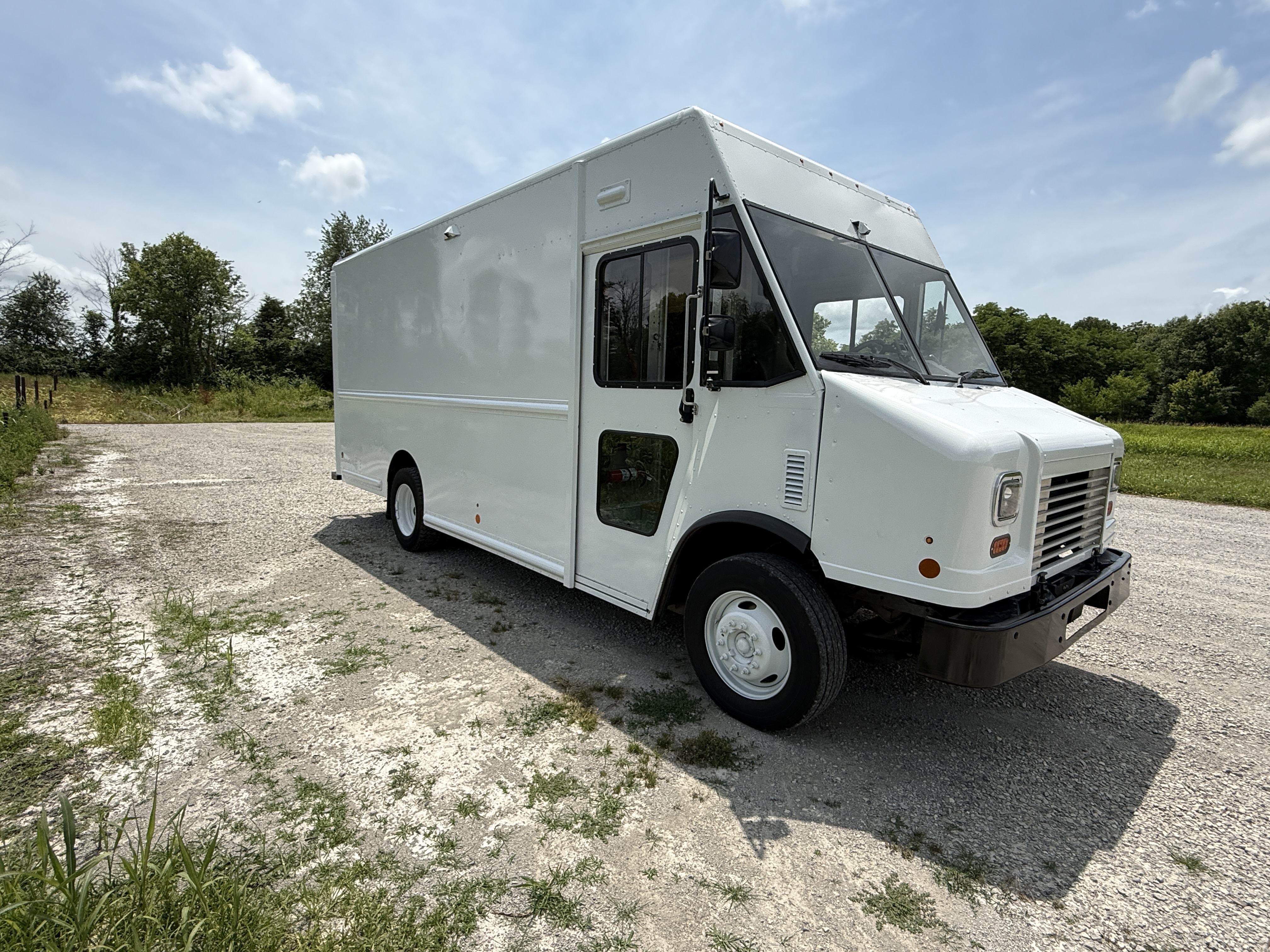 2021 FORD F59 in Holt, MO
