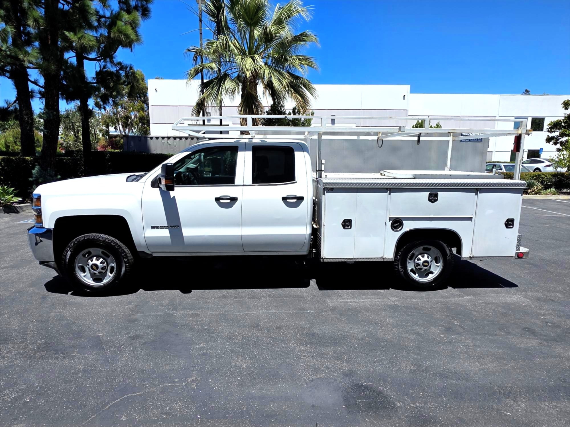2016 CHEVROLET SILVERADO 2500HD WT WT in Laverne, CA