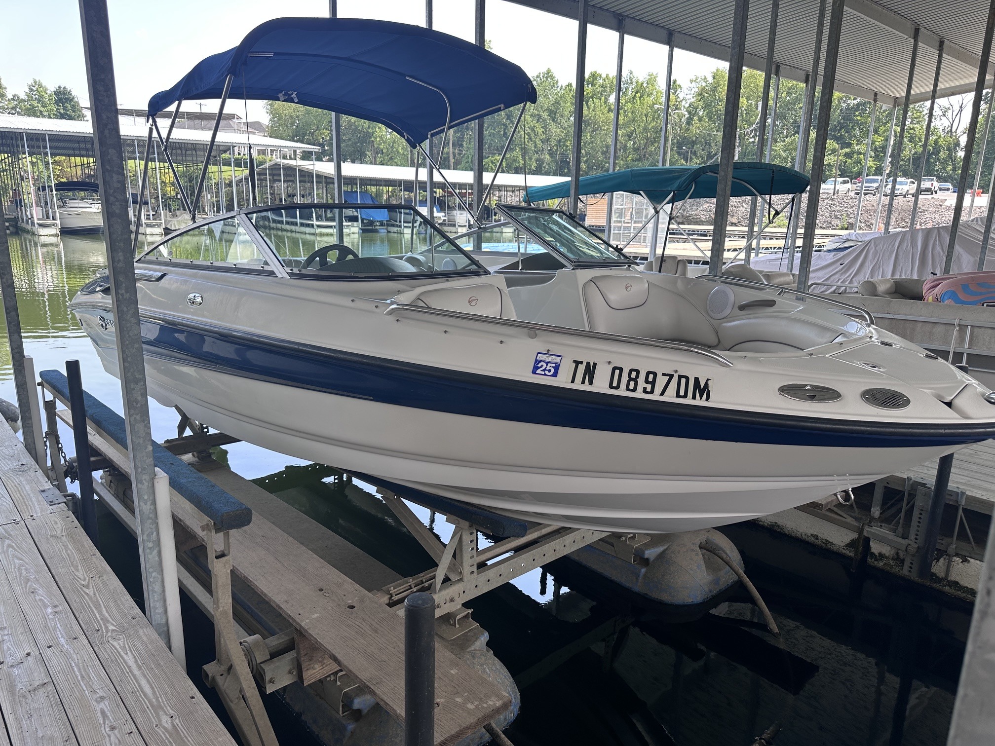 2004 Crownline 206 LS Bowrider Boat boat