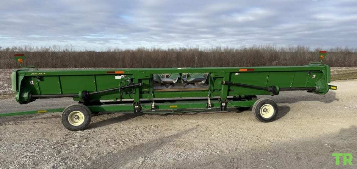 2018 JOHN DEERE 712C 12-Row Corn Head in Marshall, MT