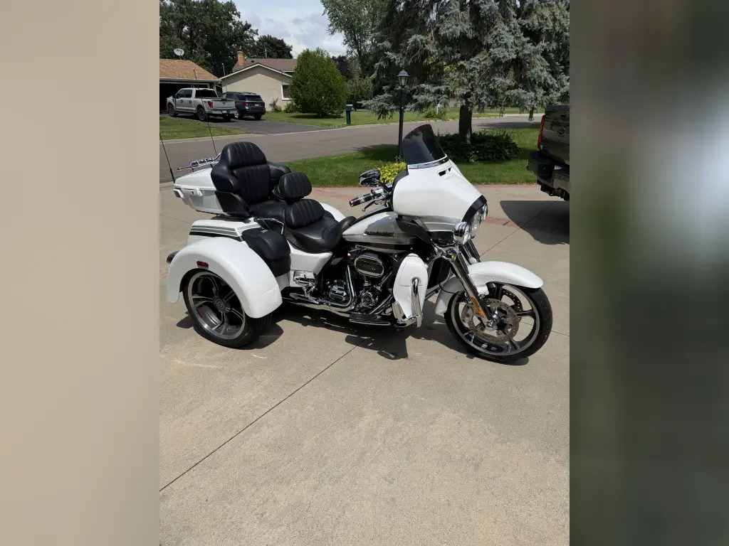 2020 Harley-Davidson TRI GLIDE CVO CVO in White Bear Lake, MN