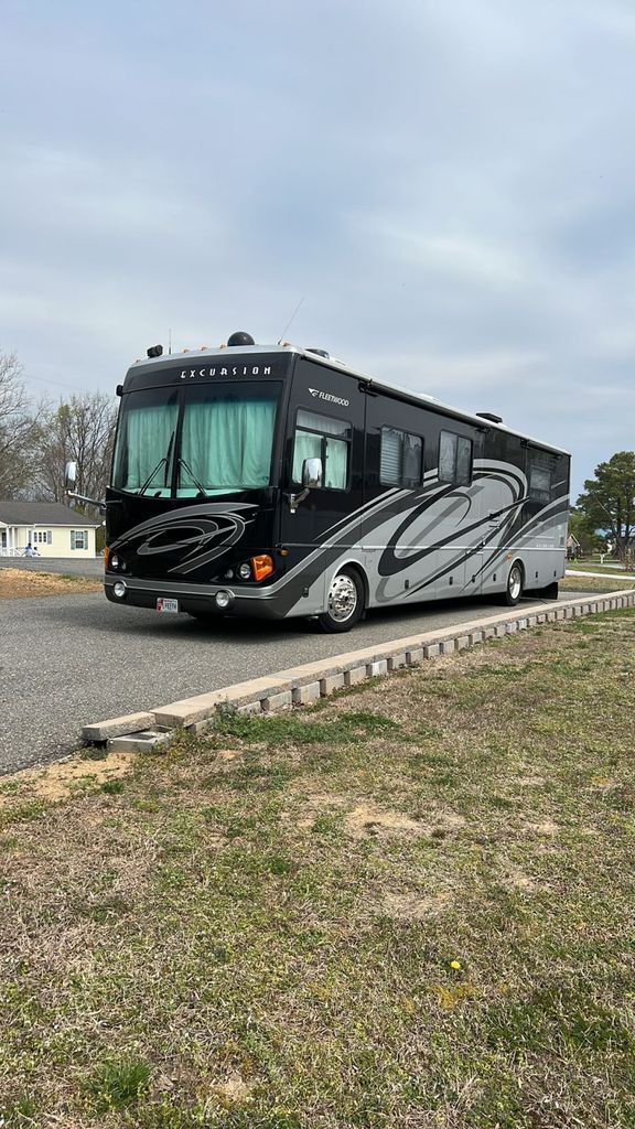 2007 Fleetwood Excursion 39S in center cross VA