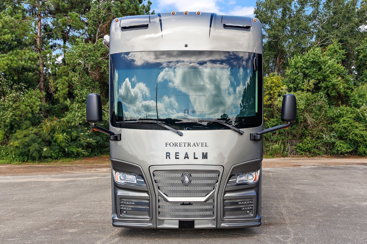 2027 Foretravel Realm Limited FL605 LV2 in casselberry FL